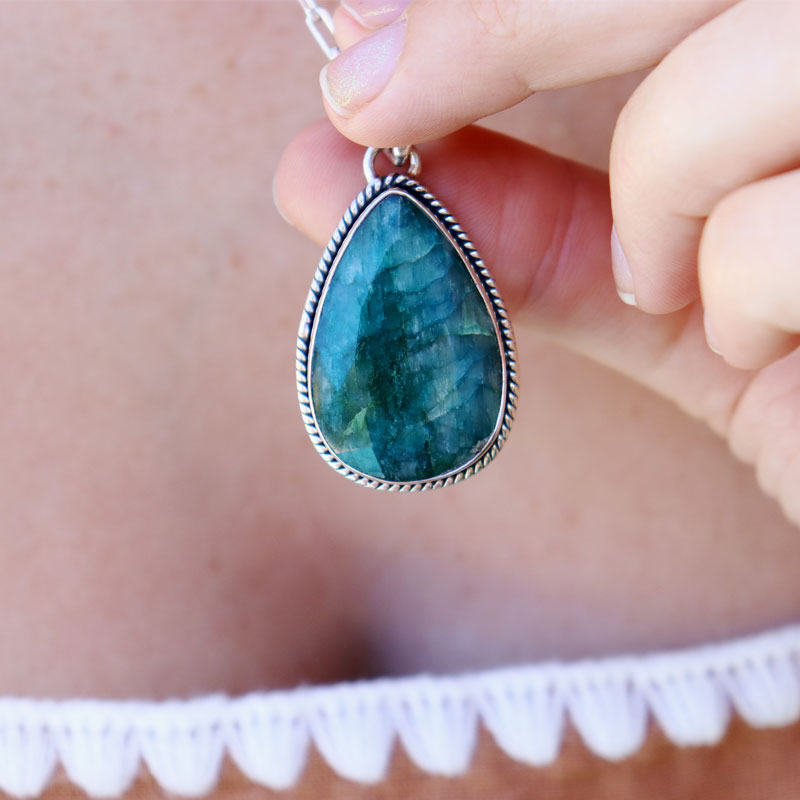 teardrop emerald quartz sterling silver gemstone pendant