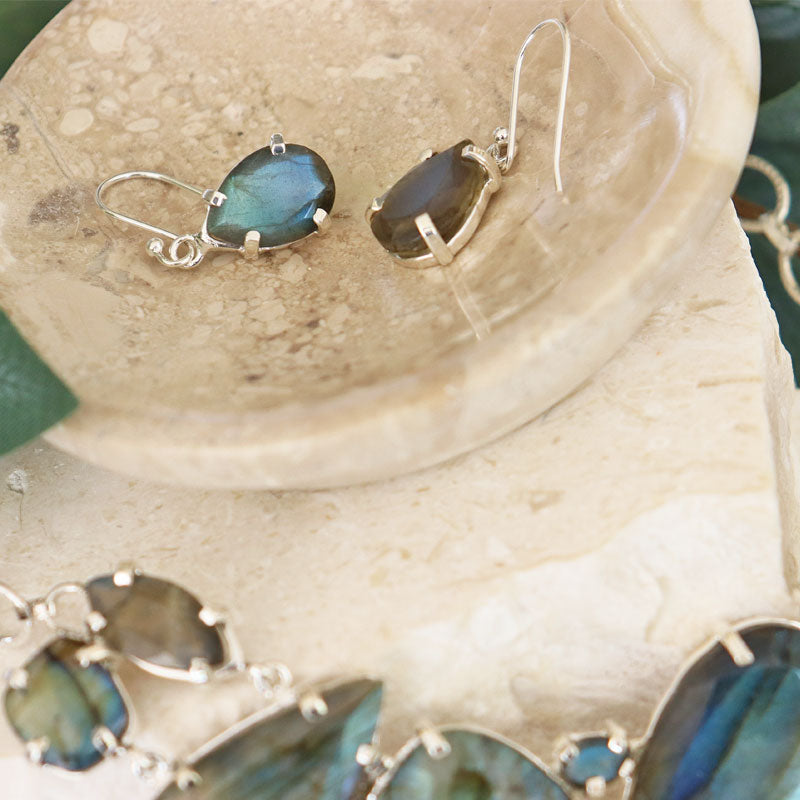 teardrop labradorite claw set earrings