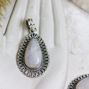 moonstone silver gemstone pendant