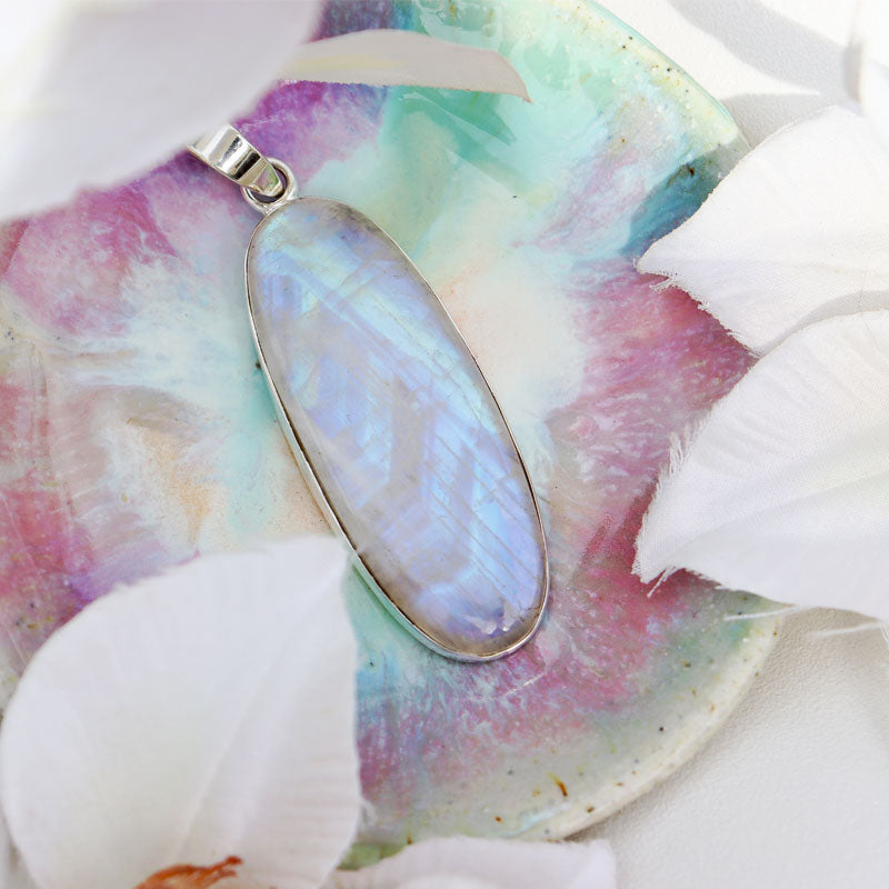 oval moonstone silver gemstone pendant